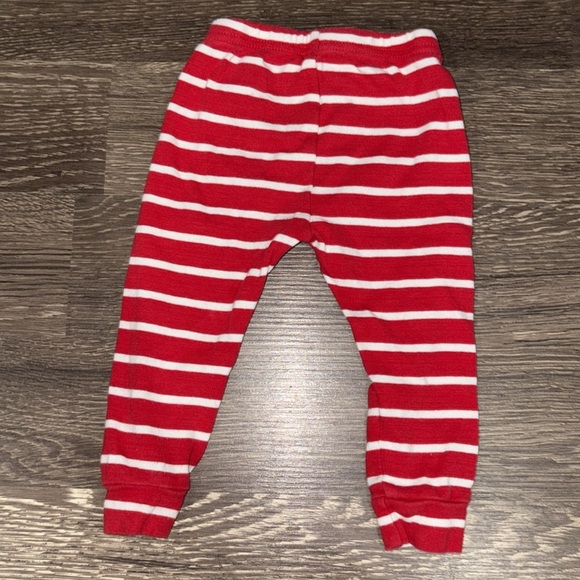 Carter’s Christmas pajama set with long sleeve cotton top and pants - Picture 5 of 5